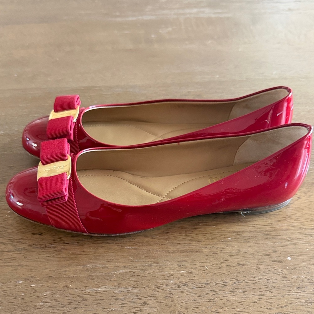 Salvatore Ferragamo Red Patent Flats with Bow - Picture 4 of 4